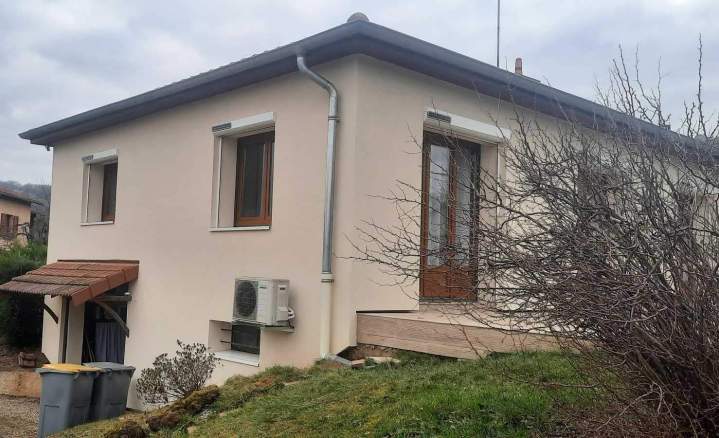 Isolation par l'extérieur avec pose de fenêtres Lyon